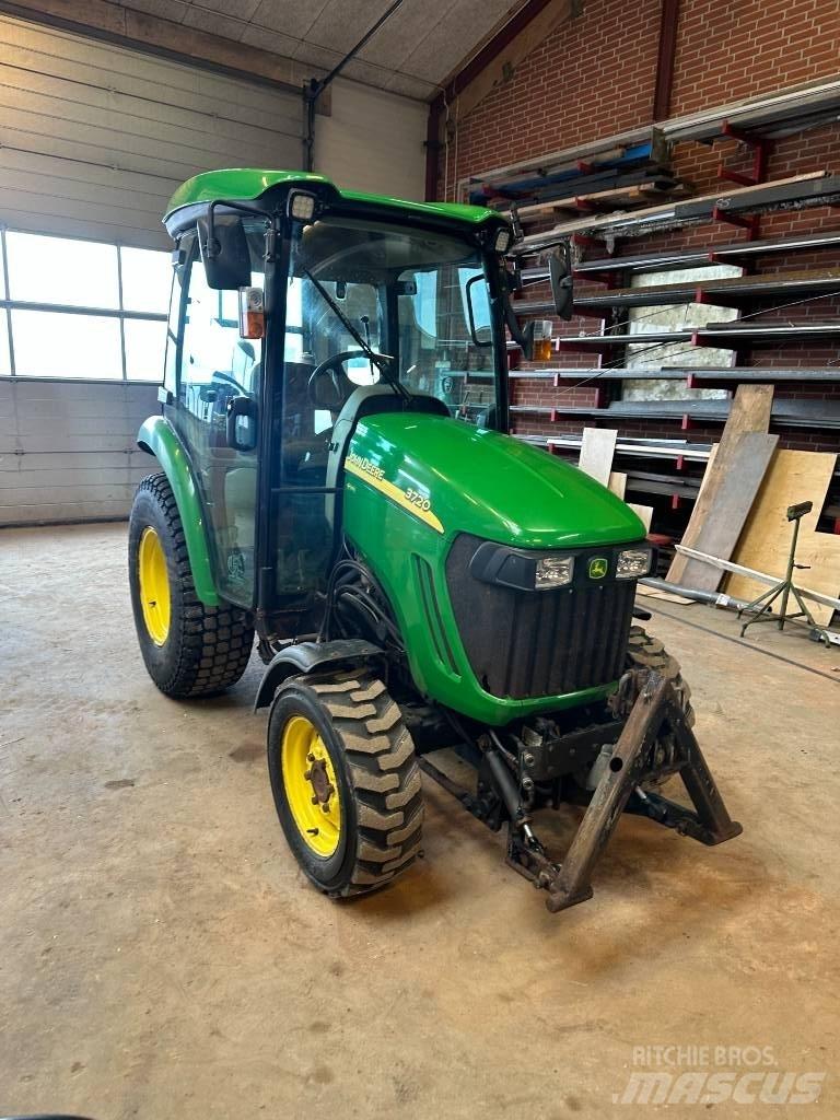 John Deere 3720 Tractors