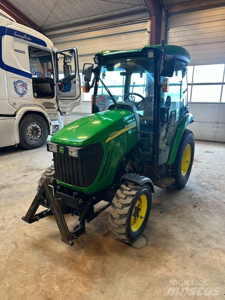 John Deere 3720 Tractors