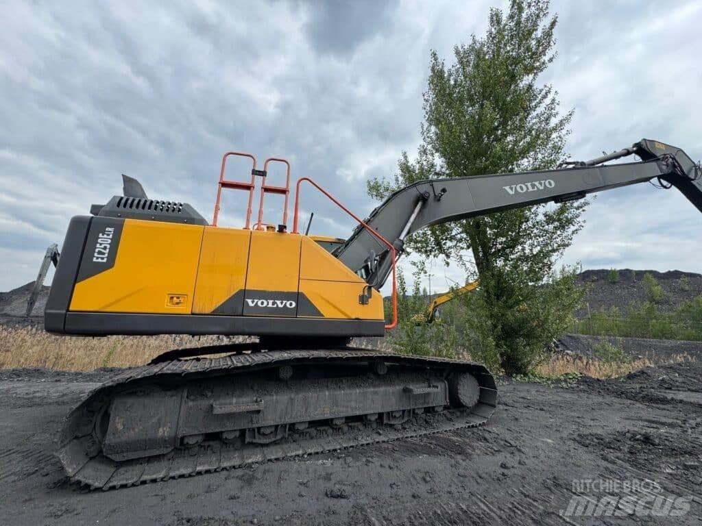 Volvo EC250ELR Crawler excavators