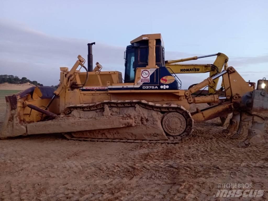 Komatsu D 375 A-2 Crawler dozers