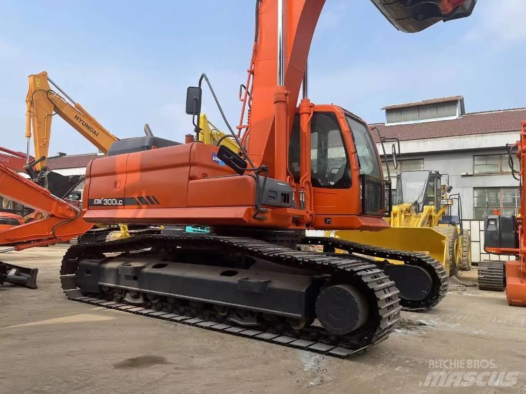Doosan DX300LC Crawler excavators