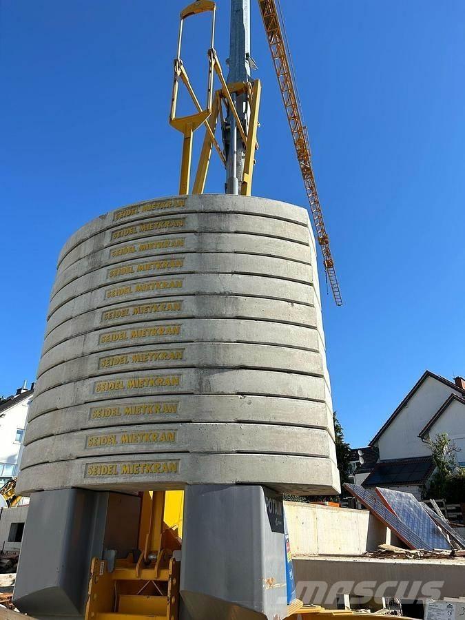 Potain IGO 50 Tower cranes