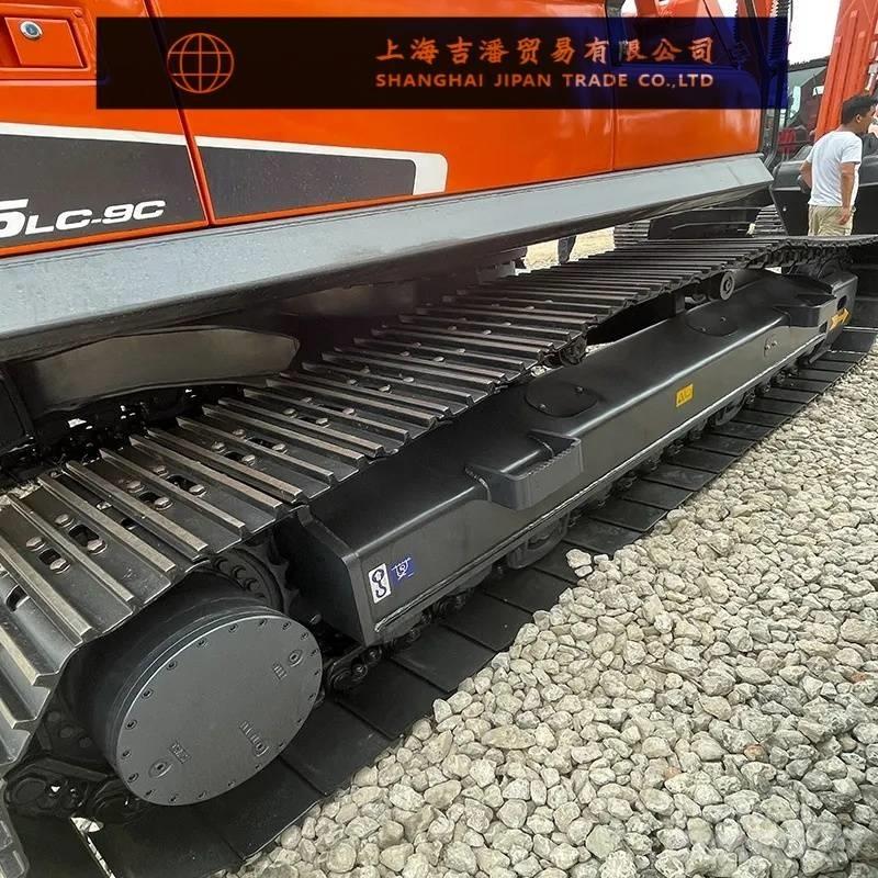 Doosan DX 225 Crawler excavators