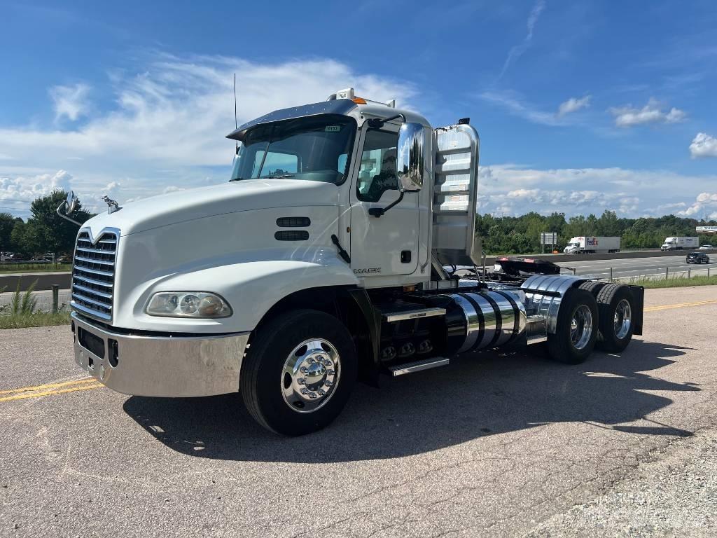 Mack CXU 613 Prime Movers