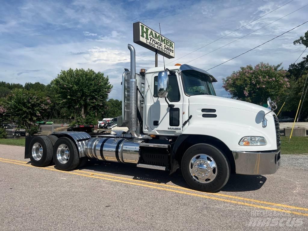 Mack CXU 613 Prime Movers
