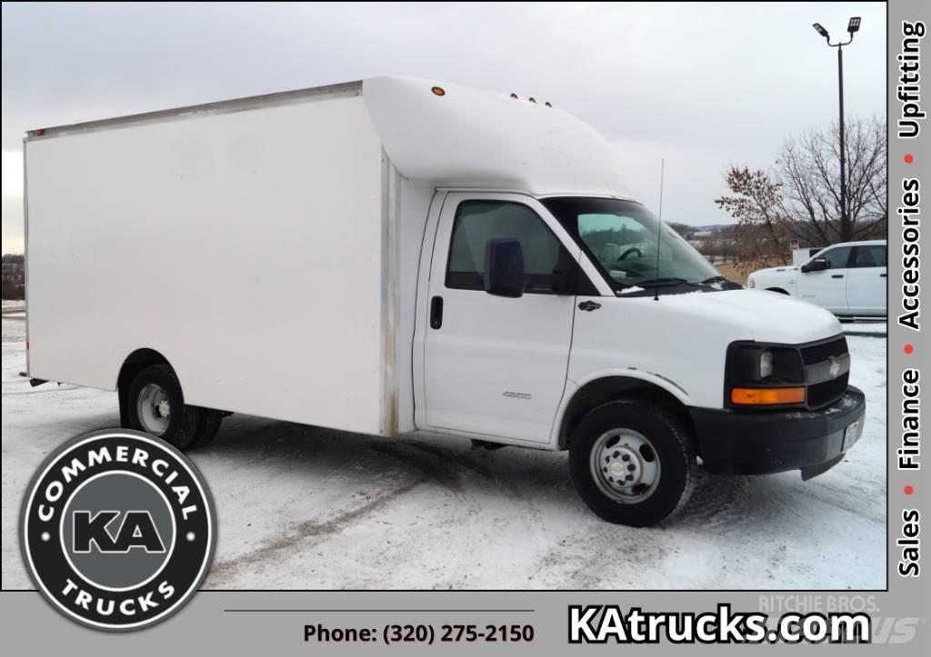 Chevrolet G4500 Box trucks