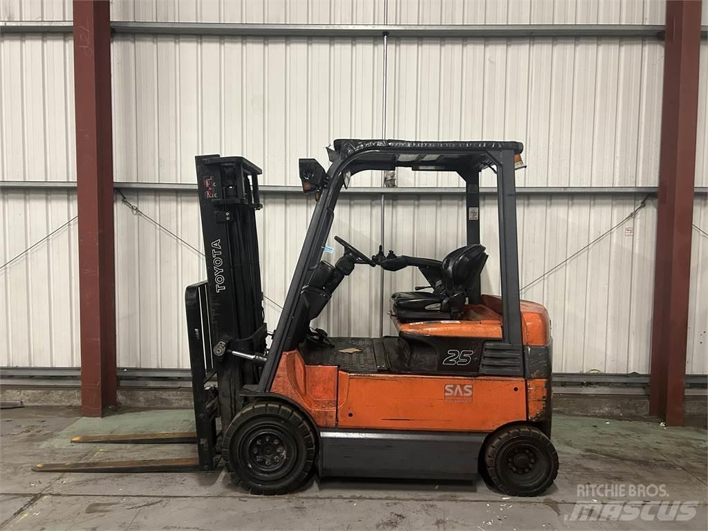 Toyota 7FBMF25 Electric forklift trucks