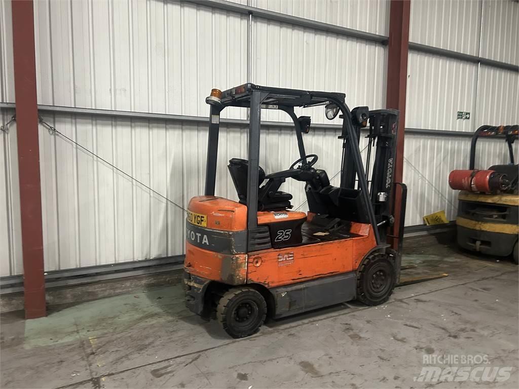 Toyota 7FBMF25 Electric forklift trucks