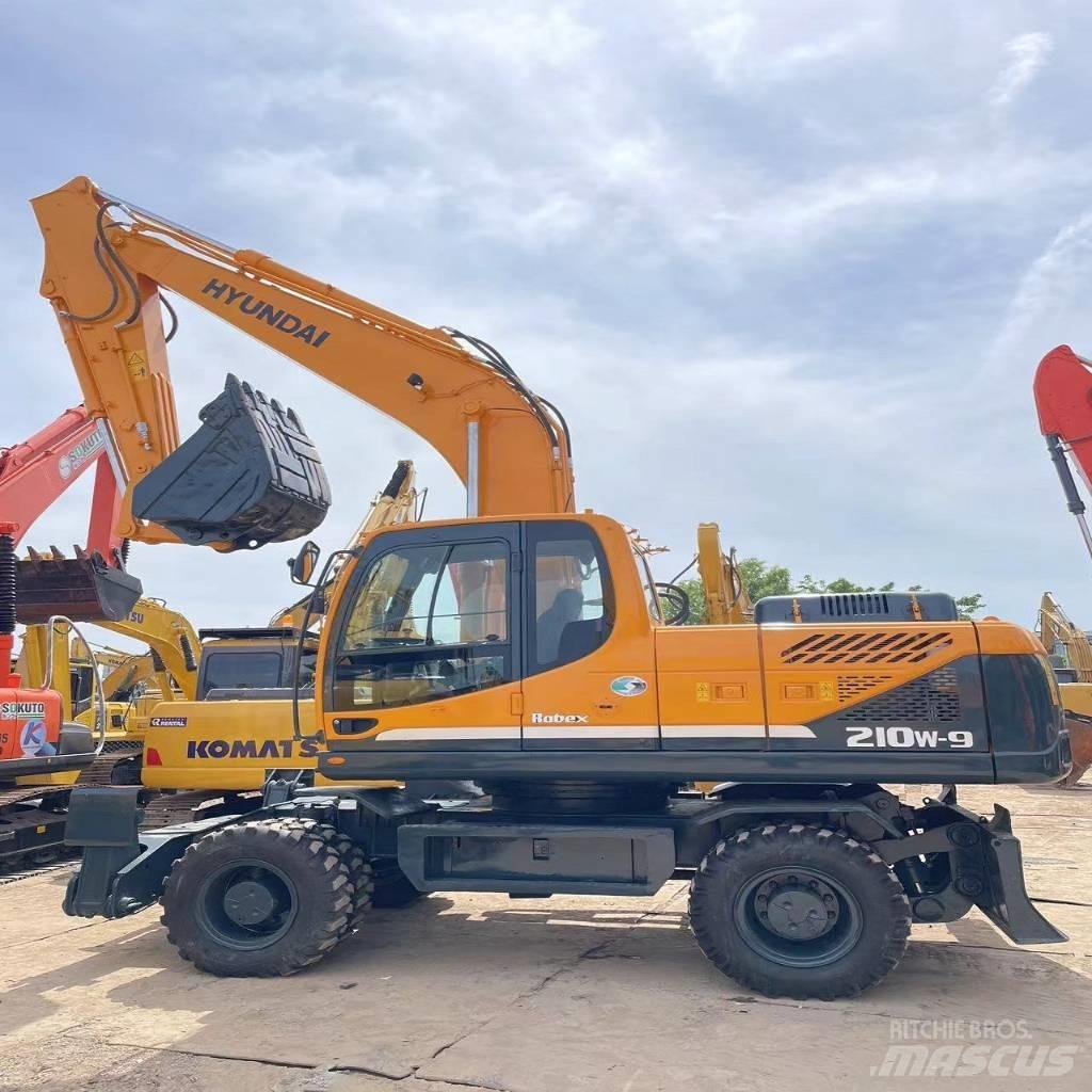 Hyundai R210W-9 Wheeled excavators
