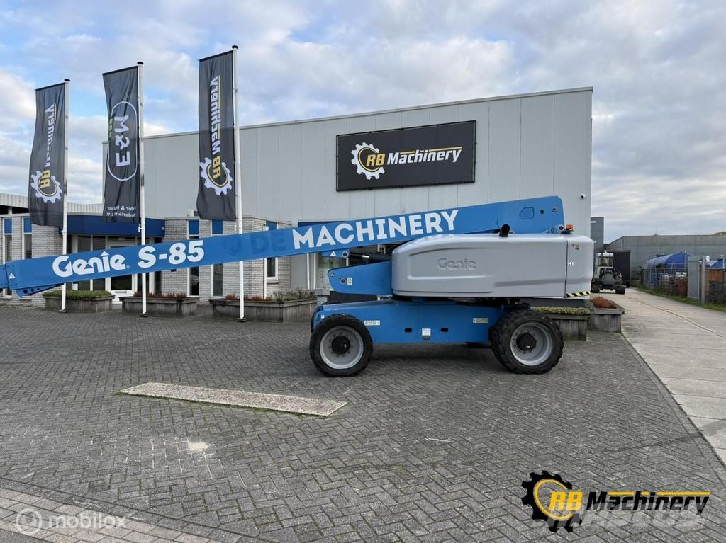 Genie S-85 Telescopic boom lifts