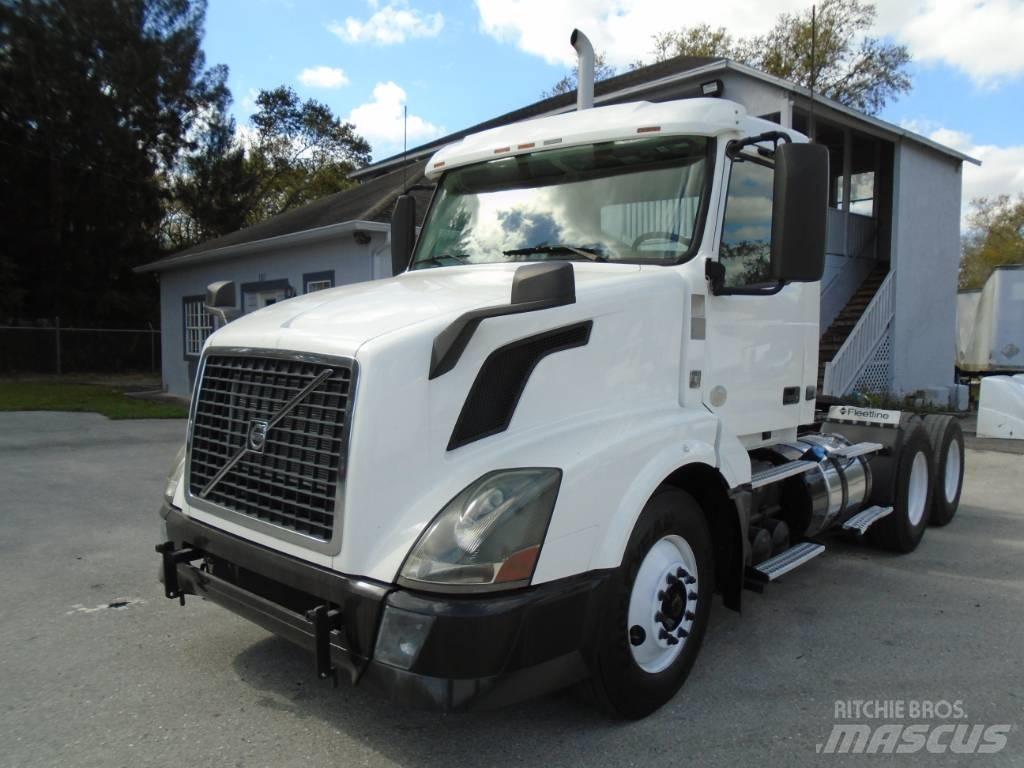 Volvo VNL 64 300 Prime Movers