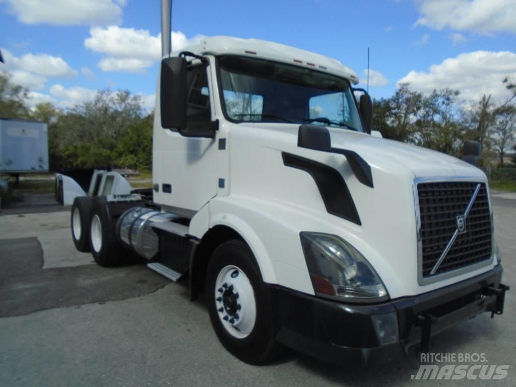 Volvo VNL 64 300 Prime Movers
