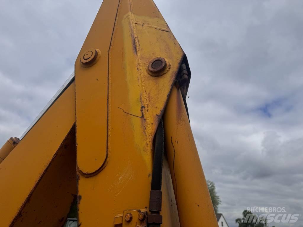 Komatsu WB 97 R-5EO Backhoe