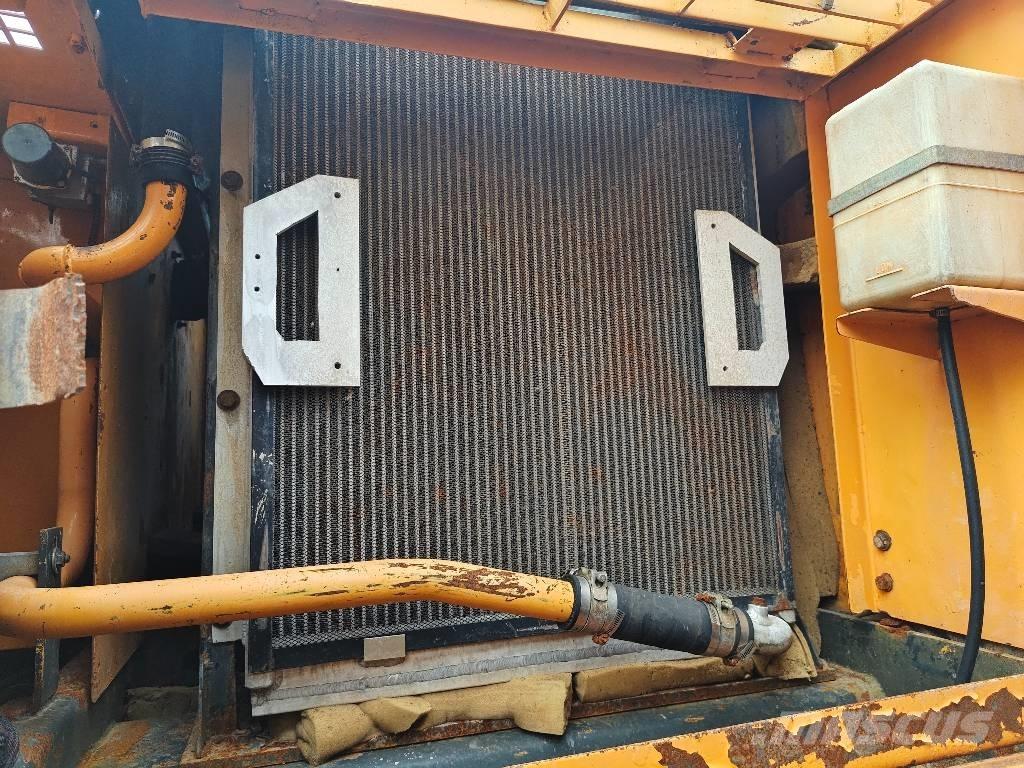 Hyundai R305LC-7 Crawler excavators