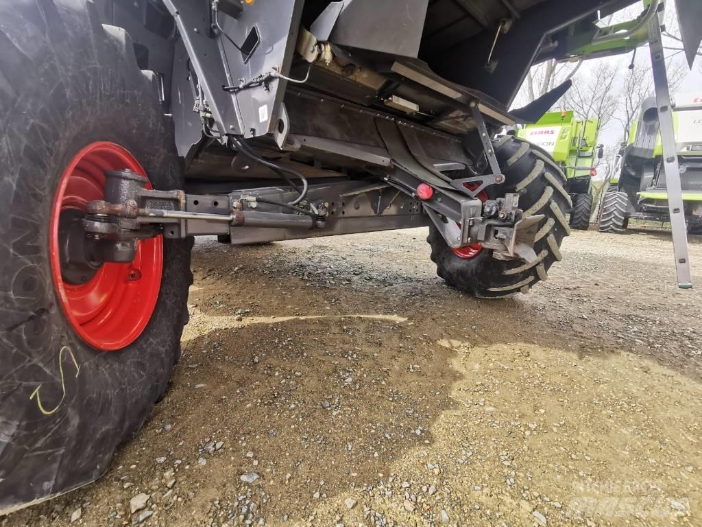CLAAS Lexion 650 Combine harvesters