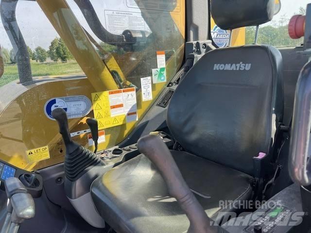 Maeda LC 785 Track mounted cranes
