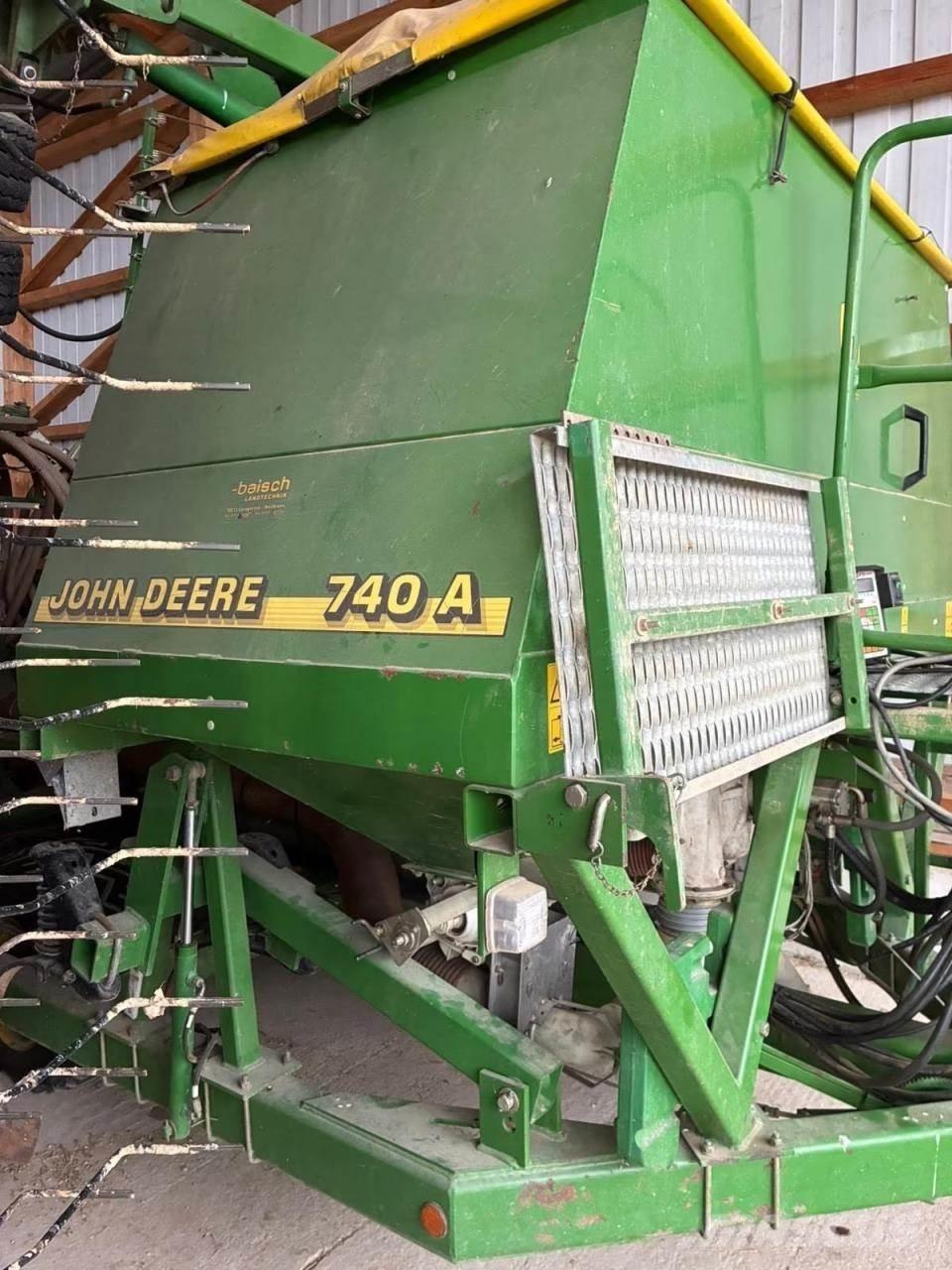 John Deere 740 A Drills