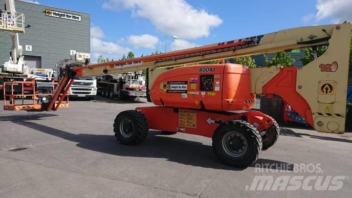 JLG 800AJ Articulated boom lifts