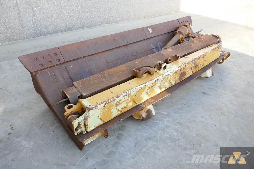 CAT D7G Blade Blades