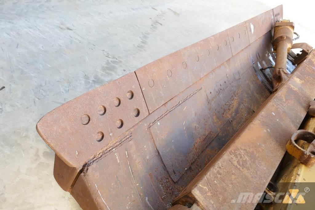 CAT D7G Blade Blades