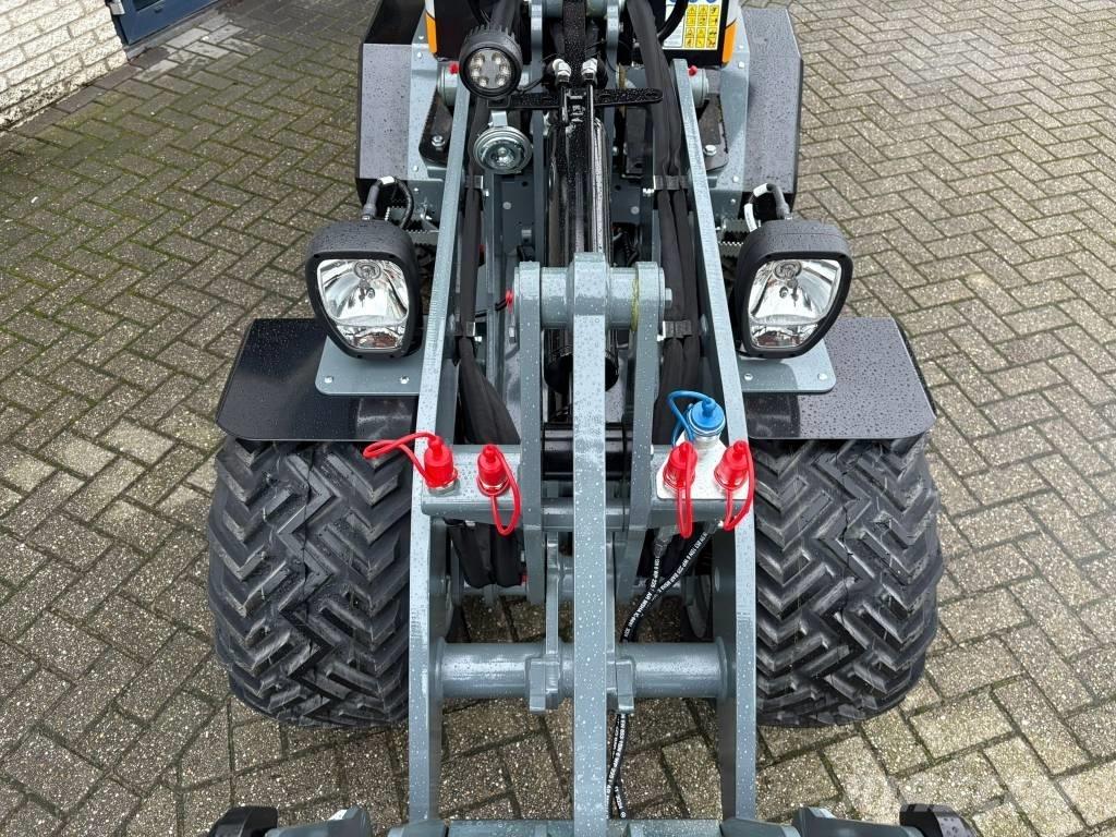 Giant G1500L Xtra Mini loaders
