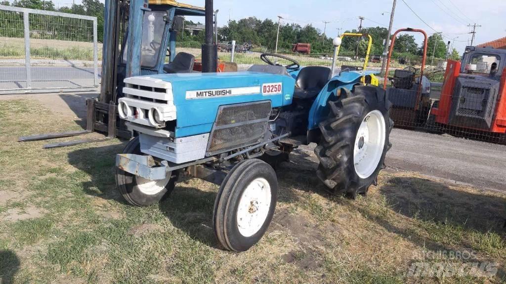 Mitsubishi 3250 Tractors