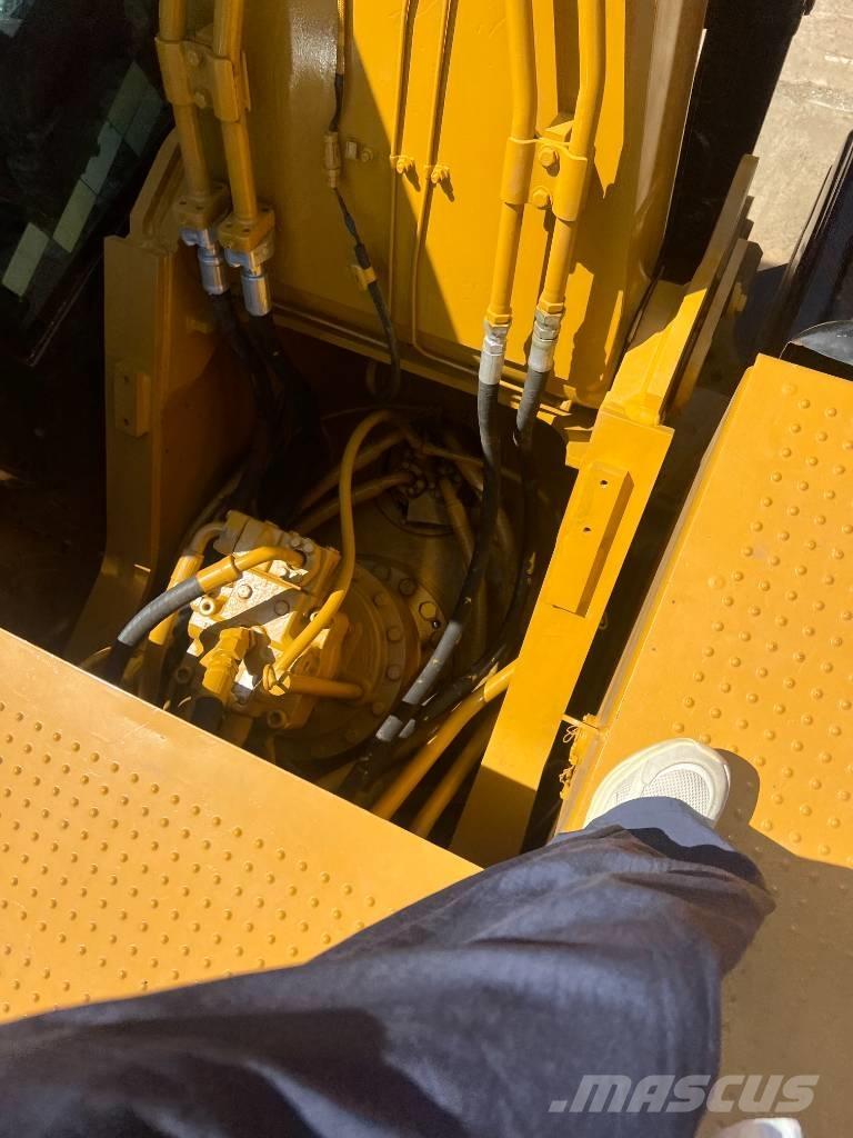 CAT 325D Crawler excavators