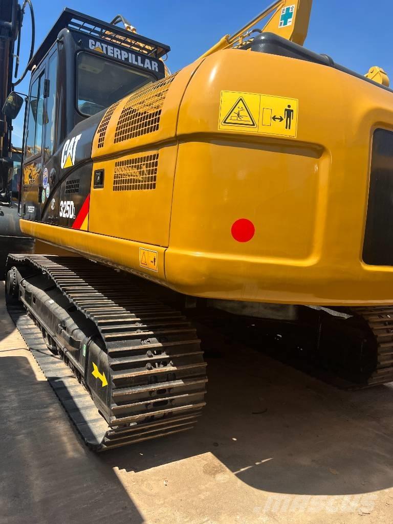 CAT 325D Crawler excavators