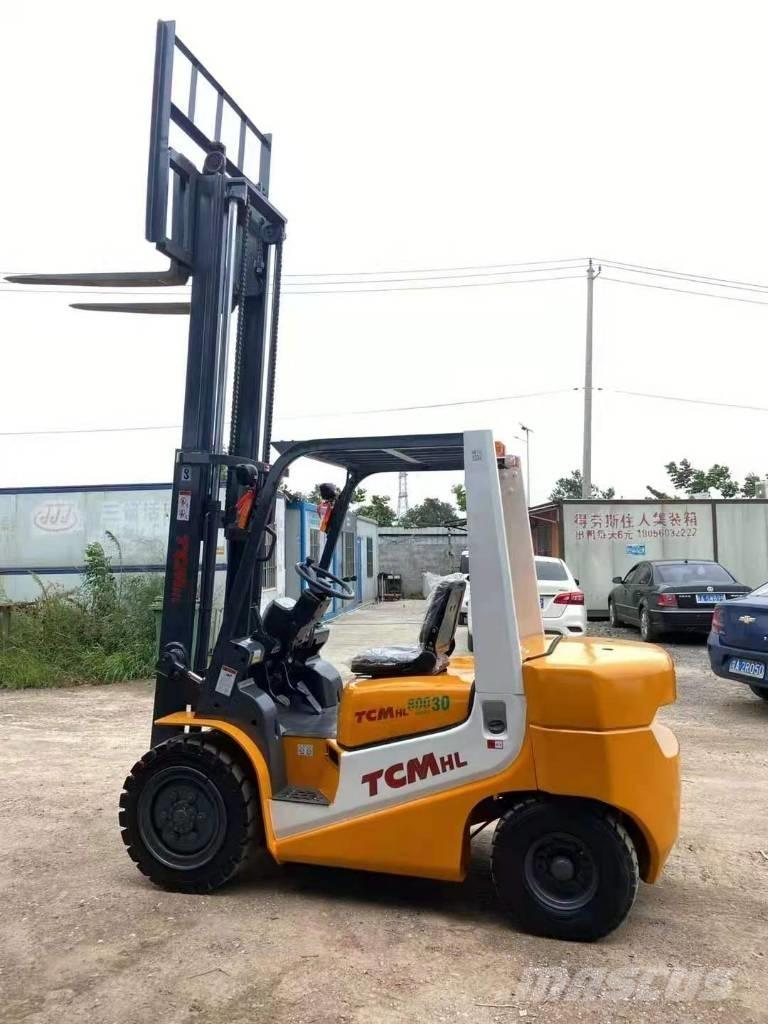 TCM FD 30 Diesel trucks