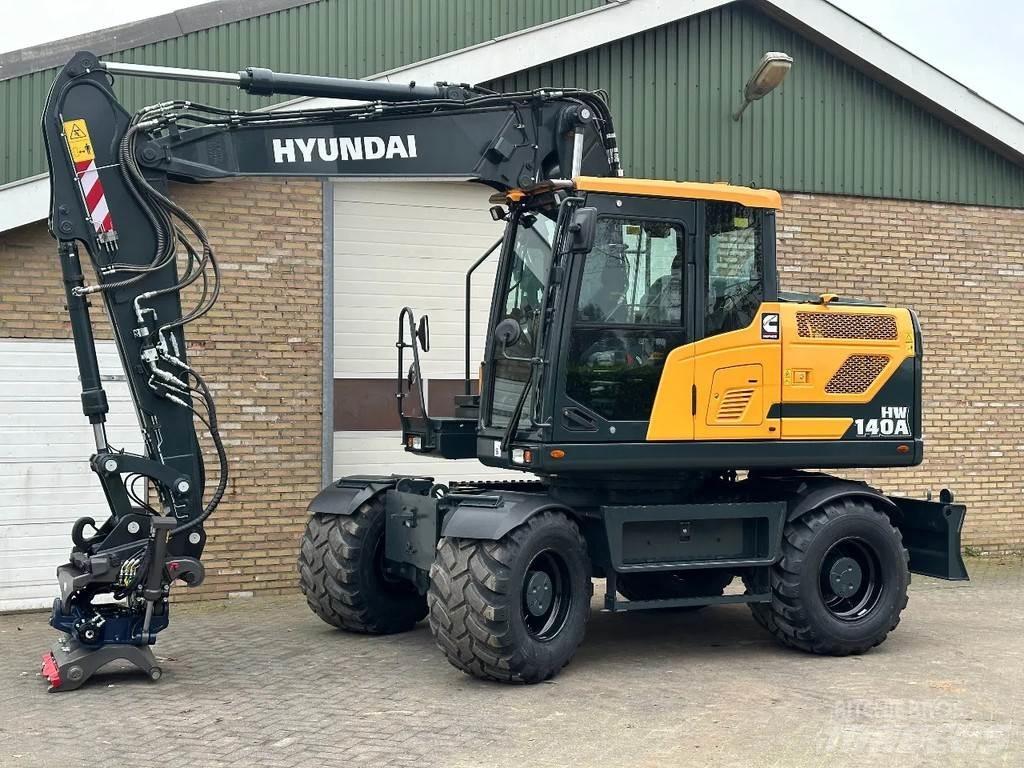 Hyundai HW140A Wheeled excavators