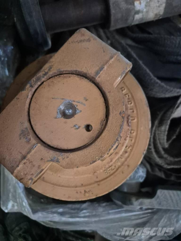 CAT D 6 Tracks, chains and undercarriage