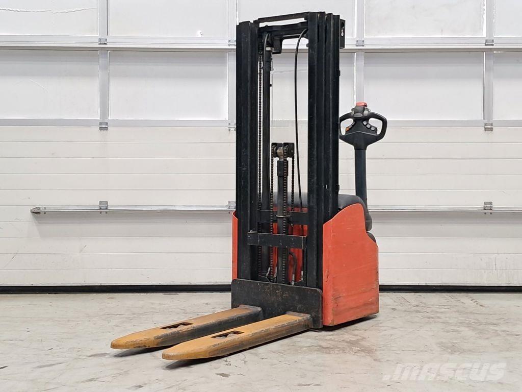 LOC A12TLL42 Pedestrian stacker