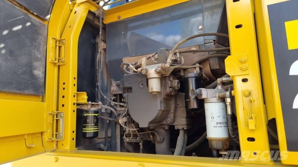 Komatsu PC 210 LC-11 Crawler excavators