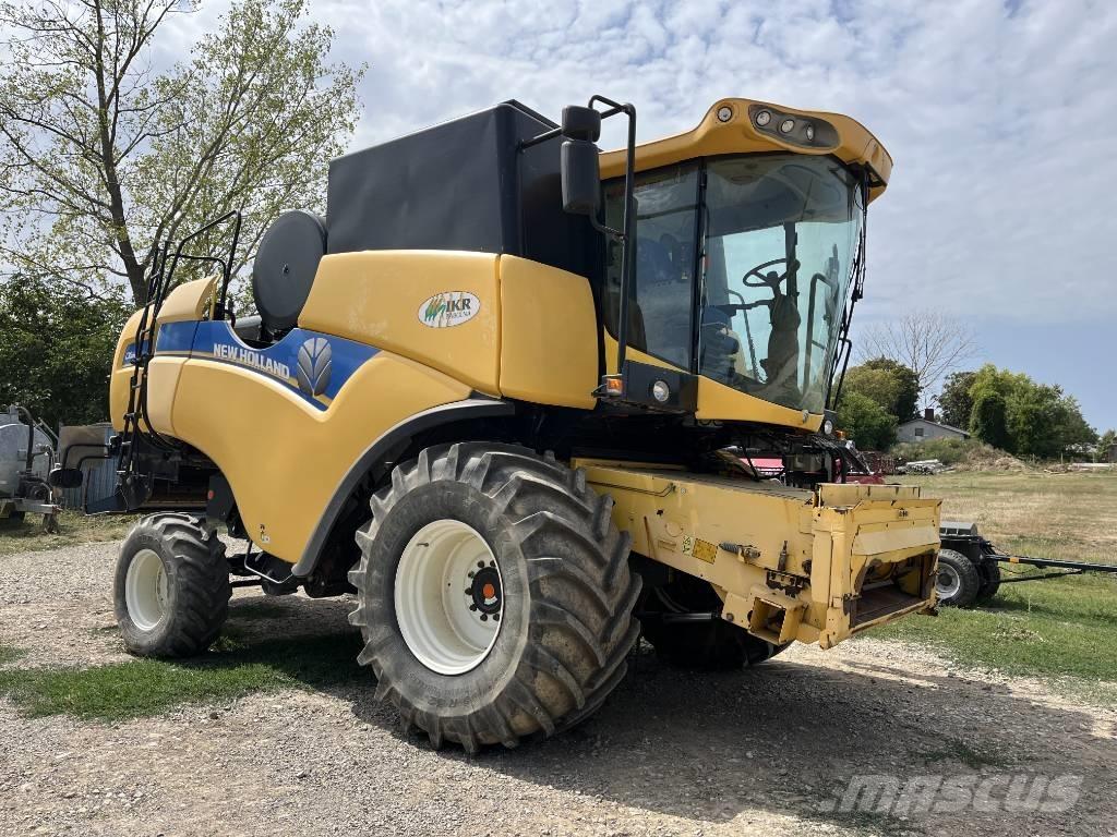 New Holland CX 6090 Combine harvesters
