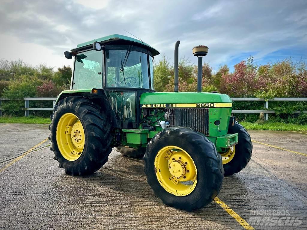 John Deere 2650 Tractors