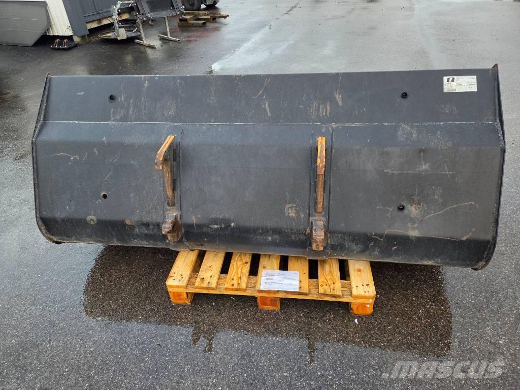 Quicke VS220 Front loader accessories