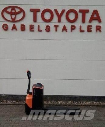 Toyota LWE 200 Low lifter
