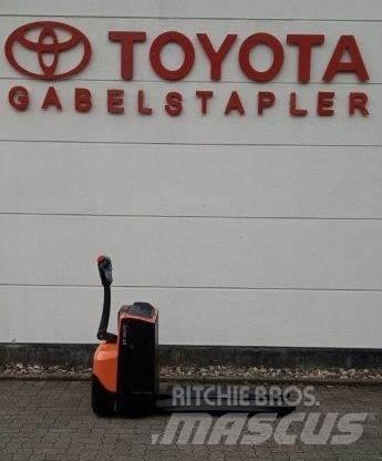 Toyota LWE 200 Low lifter