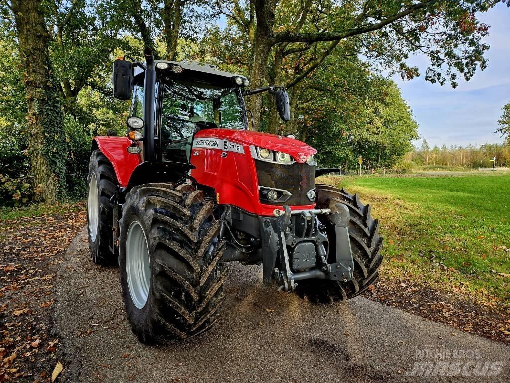 Massey Ferguson 7718 Tractors