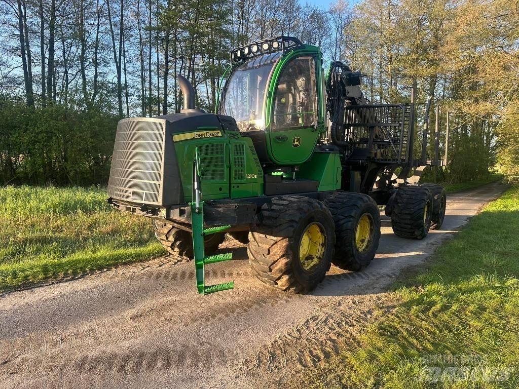 John Deere 1210 E Forwarders