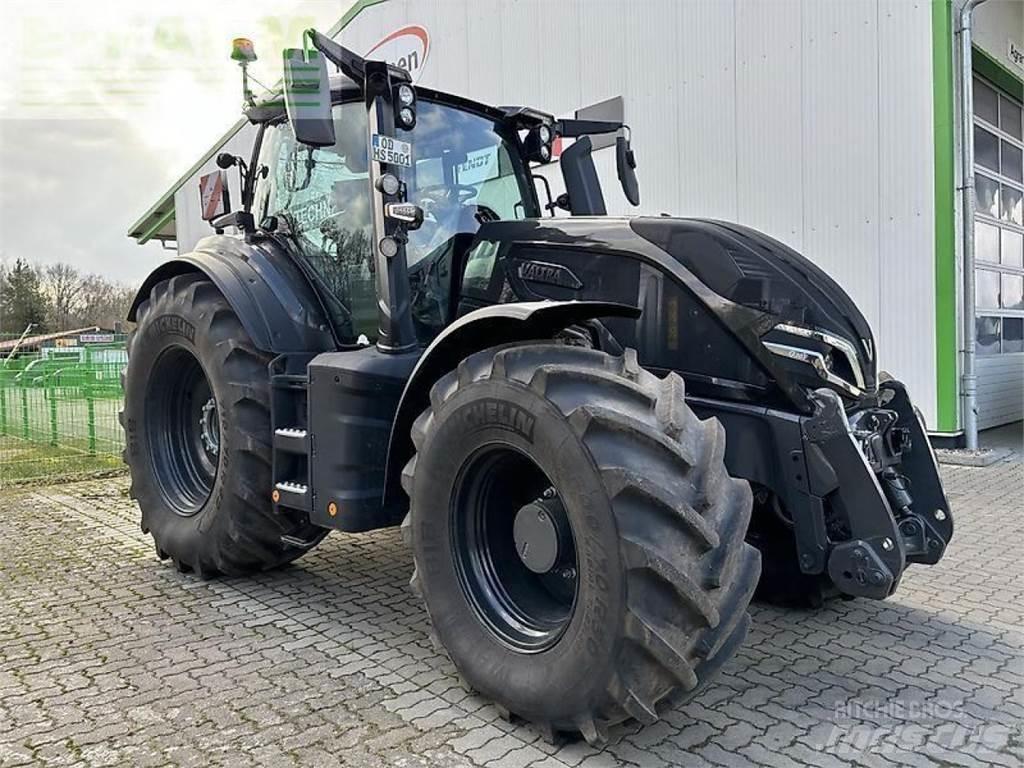 Valtra q305 Tractors