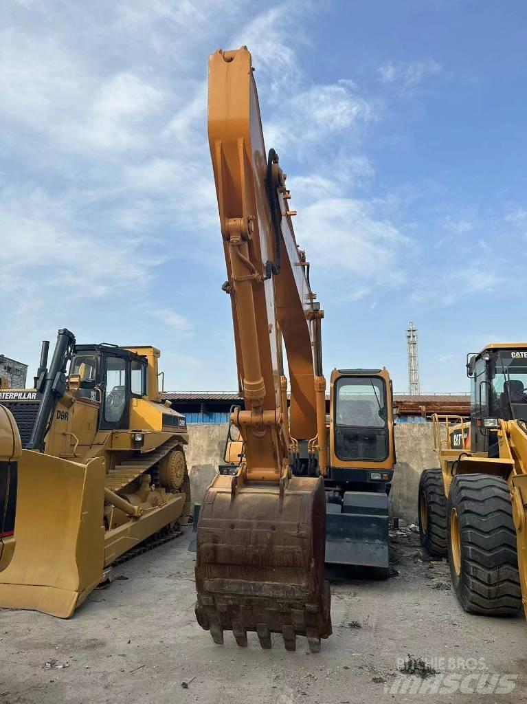 Hyundai DH210W-9 Wheeled excavators