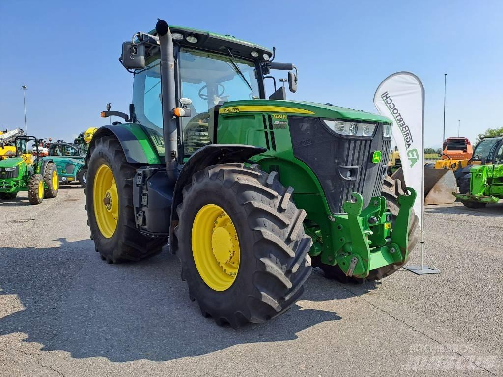 John Deere 7230 R Tractors
