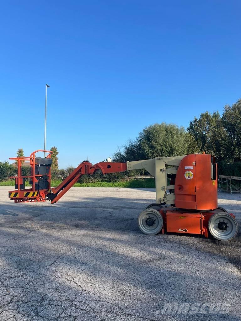 JLG 300 AJP Articulated boom lifts