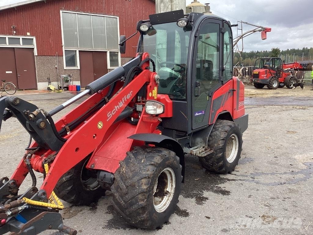 Schäffer 3550 Multi-purpose loaders