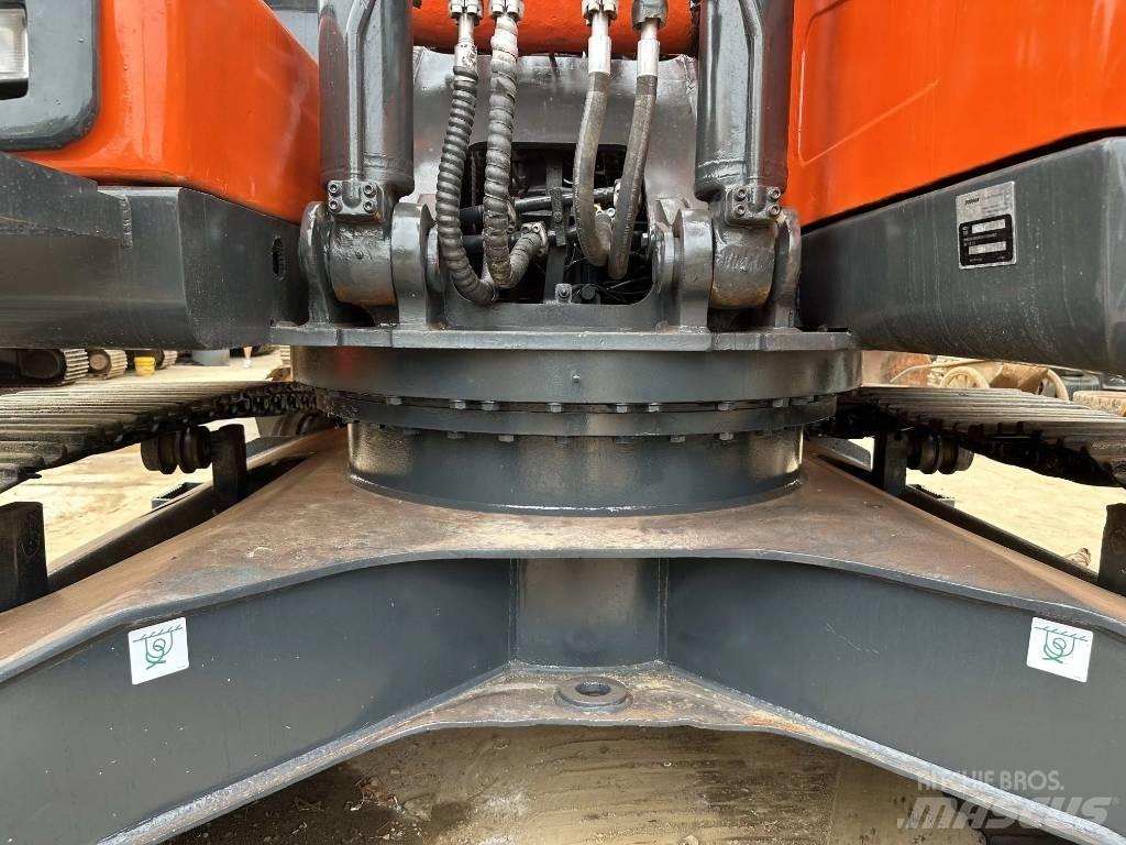 Doosan DX225LC-9C Crawler excavators