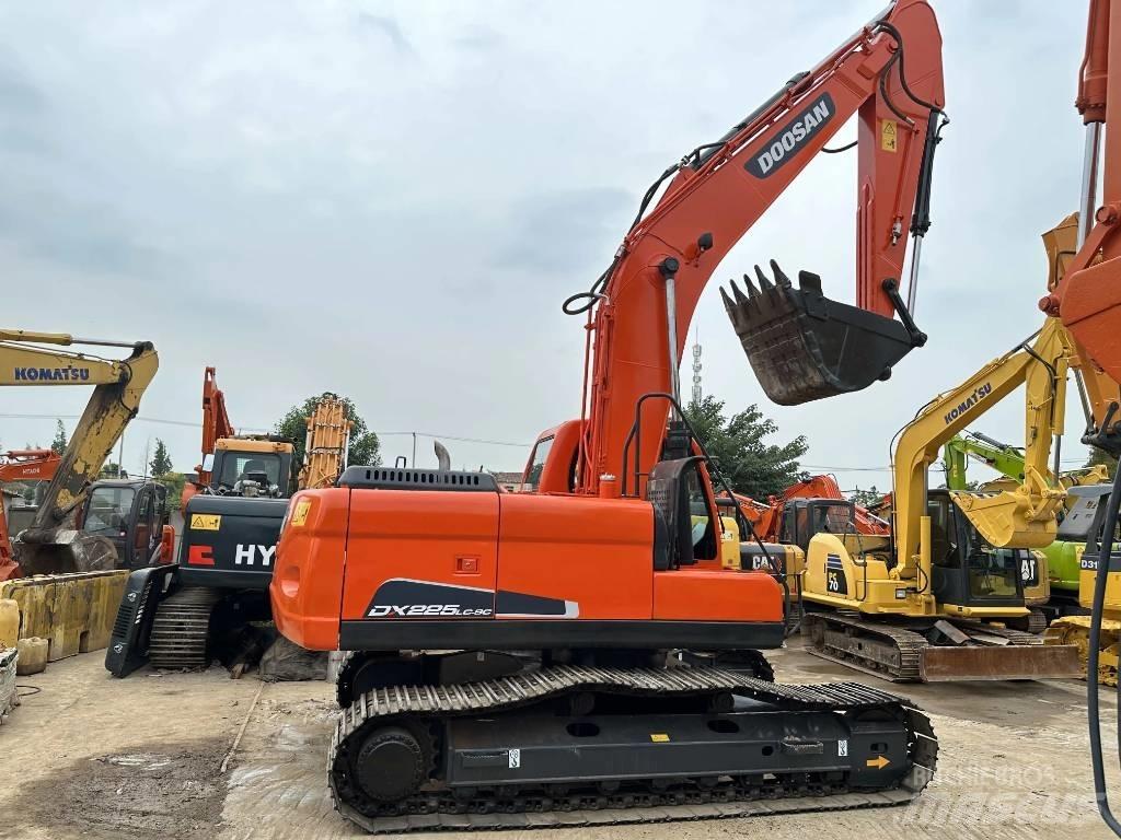 Doosan DX225LC-9C Crawler excavators