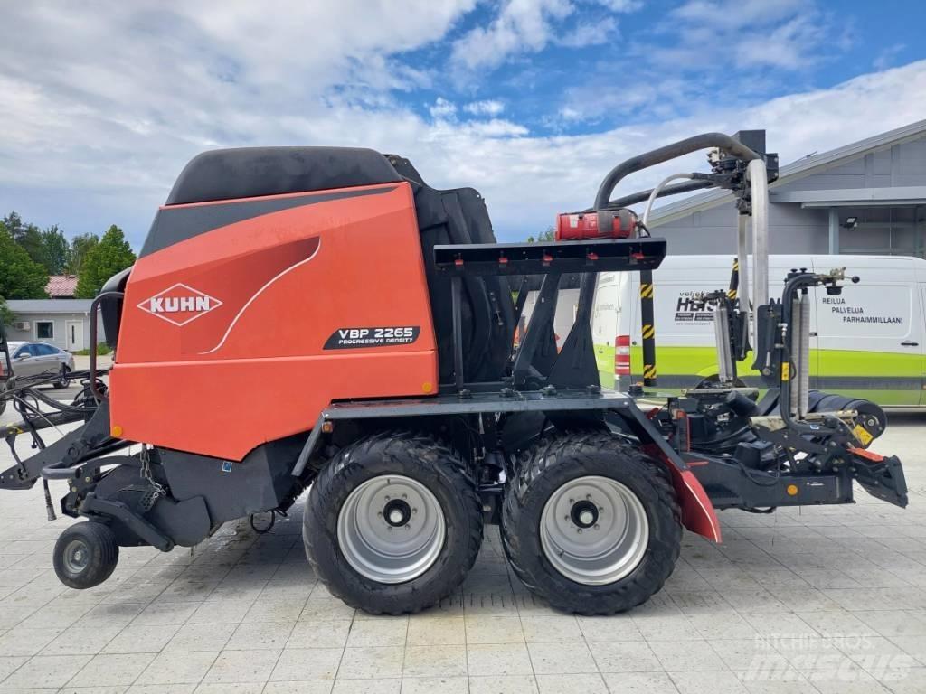 Kuhn VBP 2265 Round balers