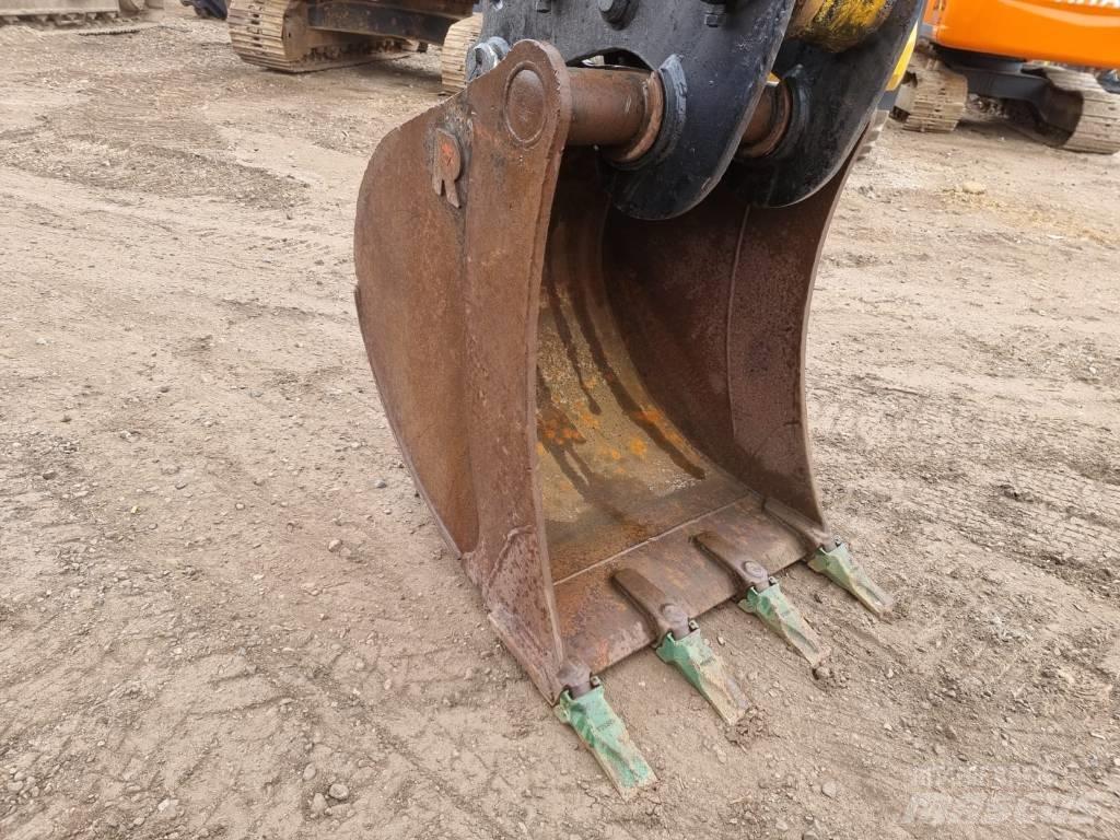 JCB JS 210 LC Crawler excavators