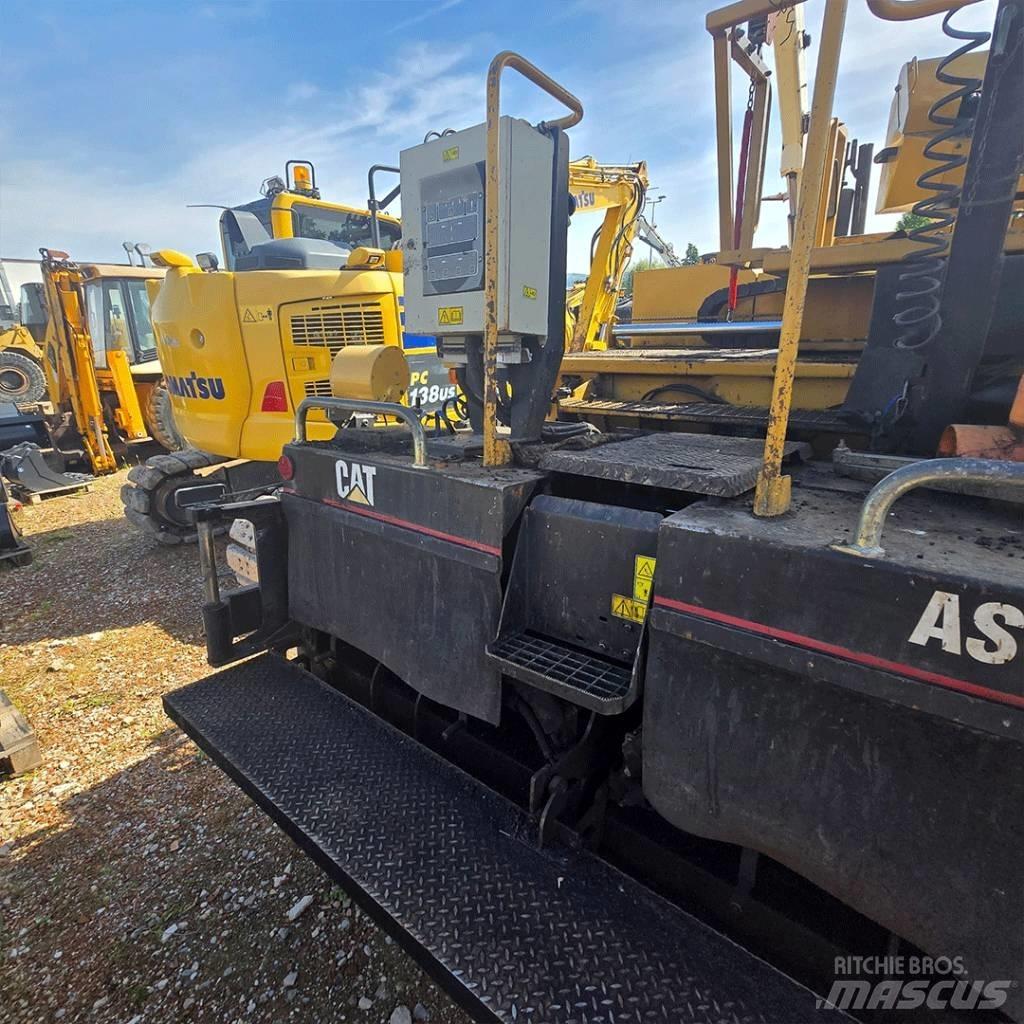 CAT AP600 Asphalt pavers